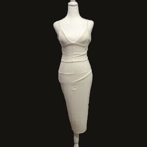 Pretty Little Thing White bodycon